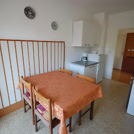 Ferienwohnung Fuer 4 Personen Ca 50 Qm In Njivice, Kvarner Bucht Krk - B58750 דירה