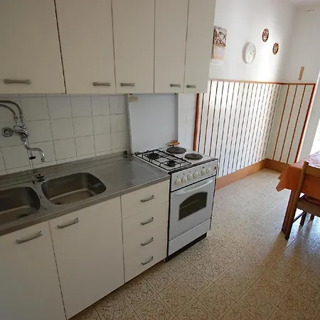Ferienwohnung Fuer 4 Personen Ca 50 Qm In Njivice, Kvarner Bucht Krk - B58750 * נייביצה